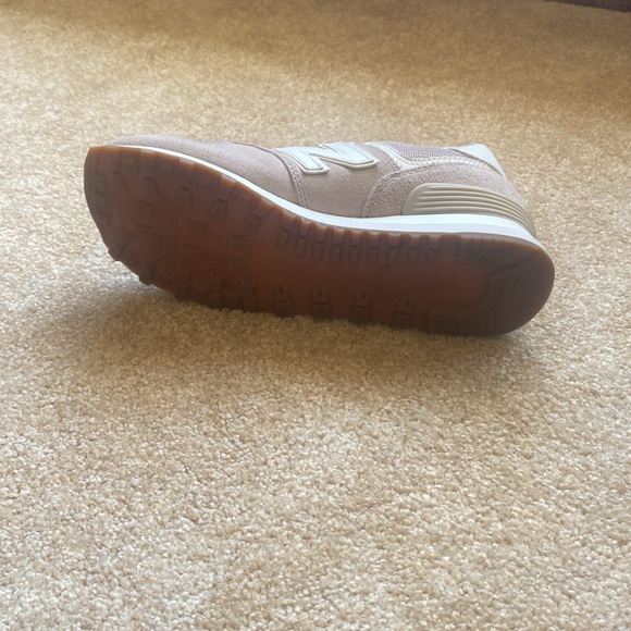 New Balance Rose/Grey Sneakers Classic Retro Style - Picture 8 of 10